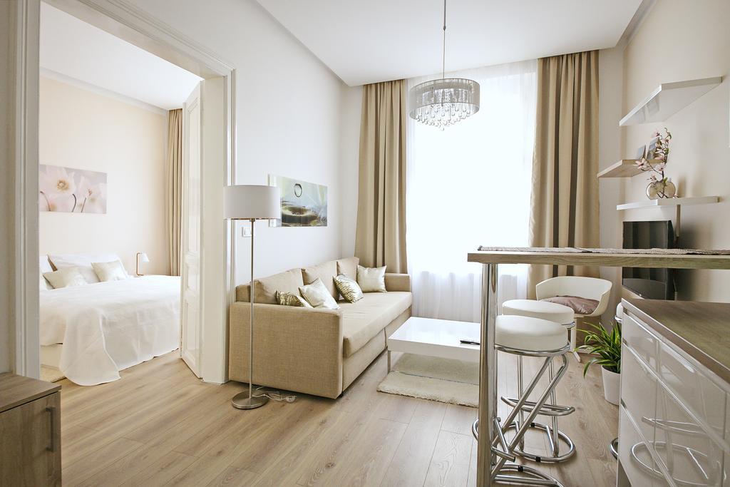 Luxury Center Apt. Charles Bridge Walking Distance Прага Экстерьер фото