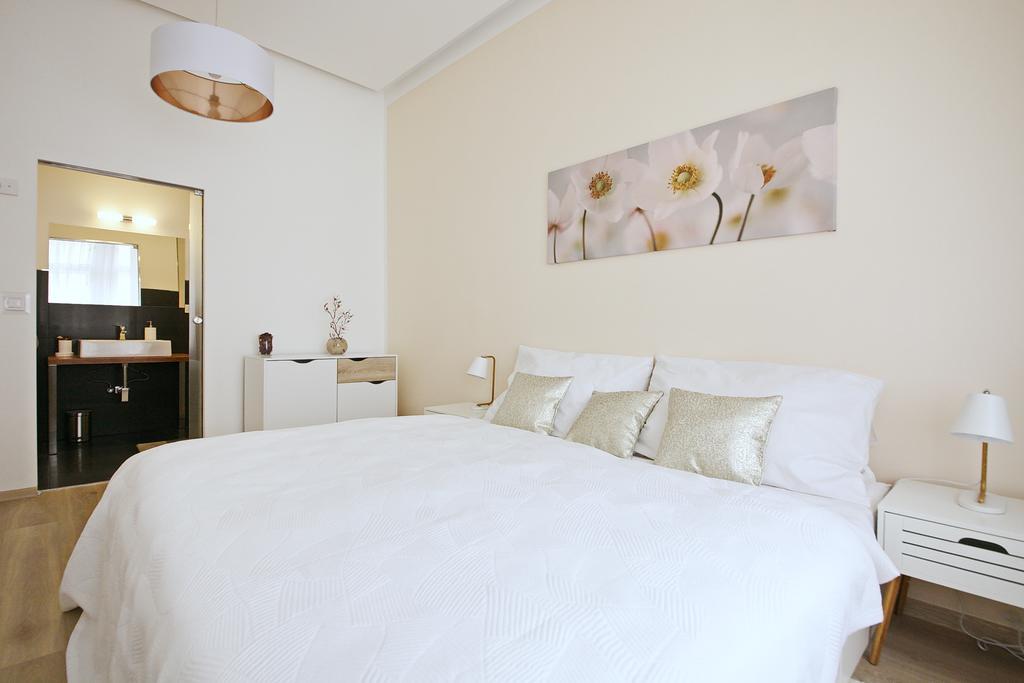 Luxury Center Apt. Charles Bridge Walking Distance Прага Экстерьер фото